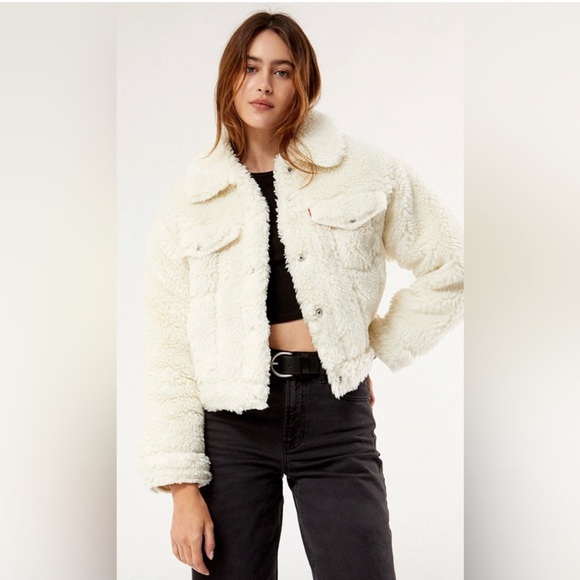 Levi's Baby Bubble Sherpa Trucker Jacket
In coconut milk white NWTs - Picture 7 of 15